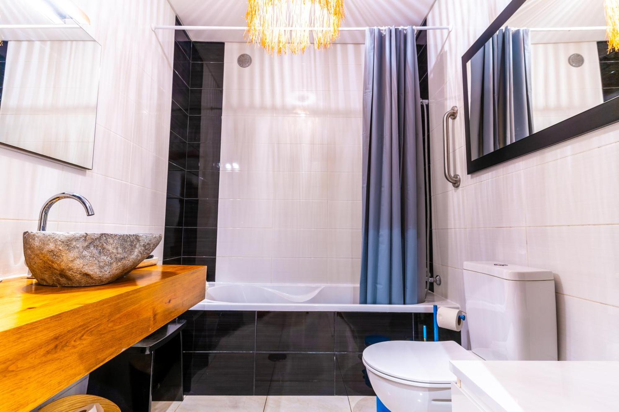 Epicenter City Apartment *